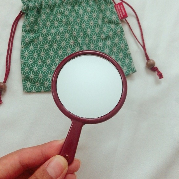 Mini mirror & drawstring pouch - Picture 7 of 8